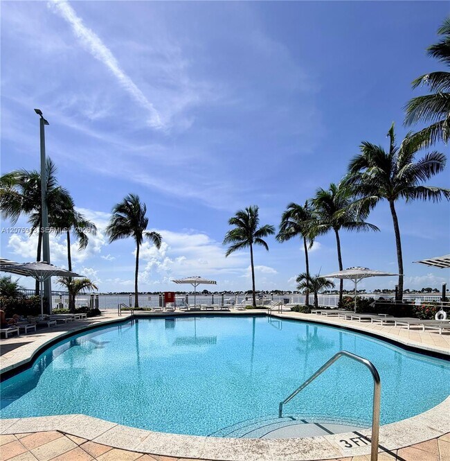 Building Photo - 2101 Brickell Ave