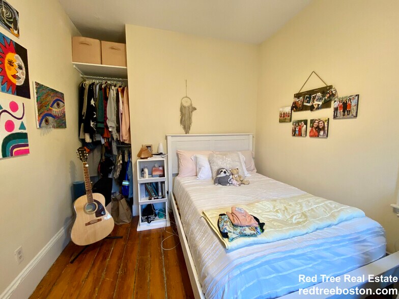 Building Photo - 31 Hurd Rd