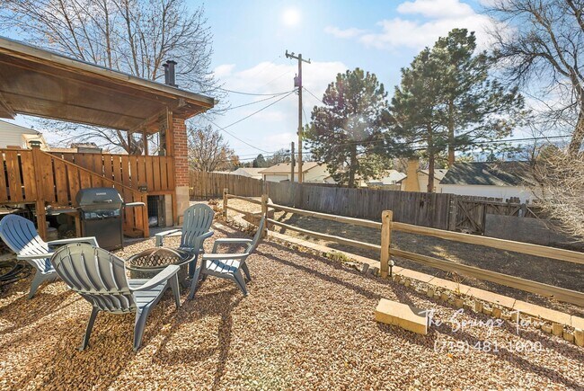 Building Photo - CUTE 3BD RANCHER WITH CHARACTER IN CENTRAL COLORADO SPRINGS - Security Deposit Waiver Available