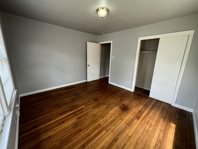 Building Photo - 233 Arvin Dr