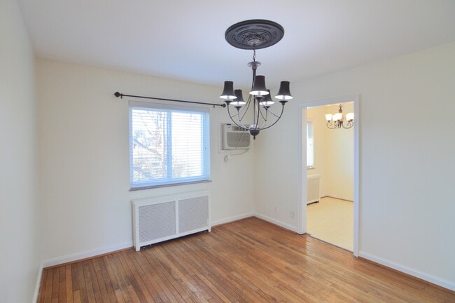 Building Photo - 27 Sunnymede Dr