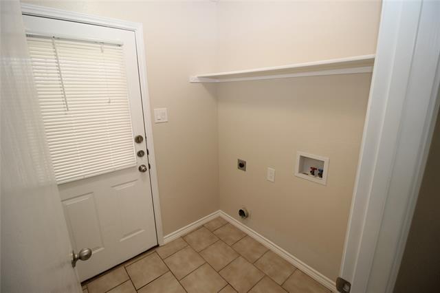 Building Photo - 856 McCully St
