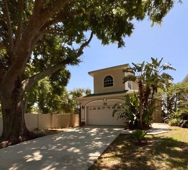 Building Photo - 3 Bedroom 2.5 Bath Cinnamon Bay Home with Stunning view, and Hardwood Flooring!