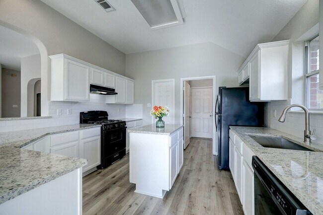 Building Photo - 24031 Holleygate Ct