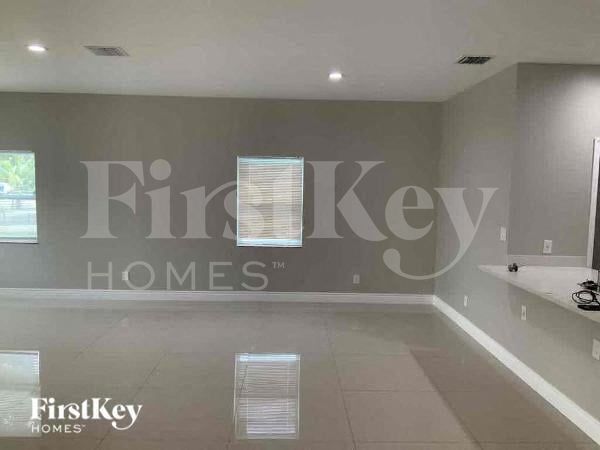 Building Photo - 2835 NW 14th St