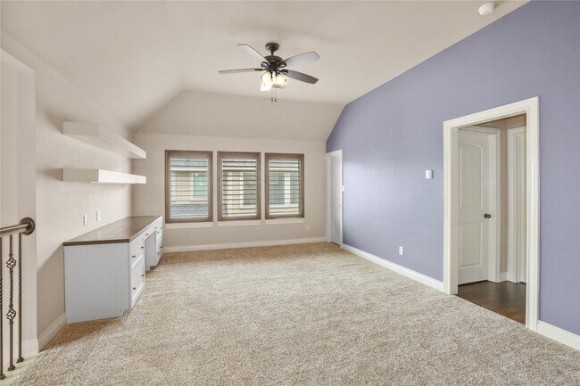 Building Photo - 28902 Davenport Dr
