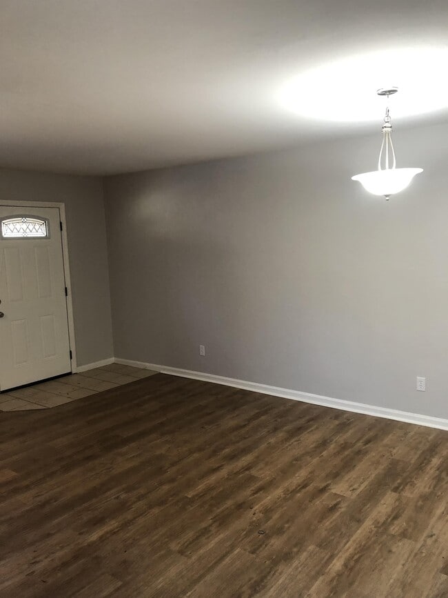 Building Photo - 1095 Rockbrook Ct