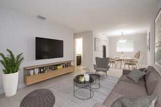 Building Photo - Legacy Amanda Palms