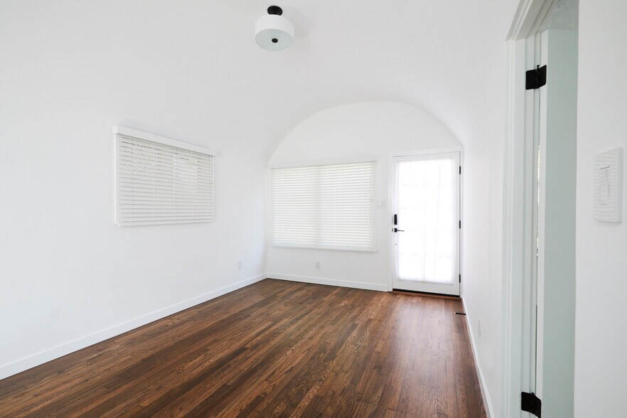 Building Photo - 640 Santa Clara Ave