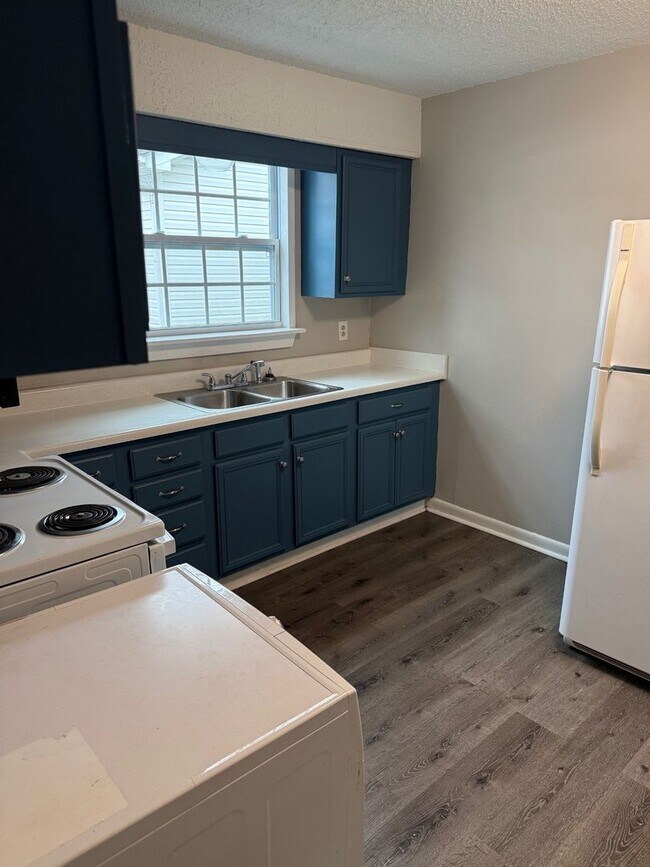 Building Photo - Welcome to your new Home!