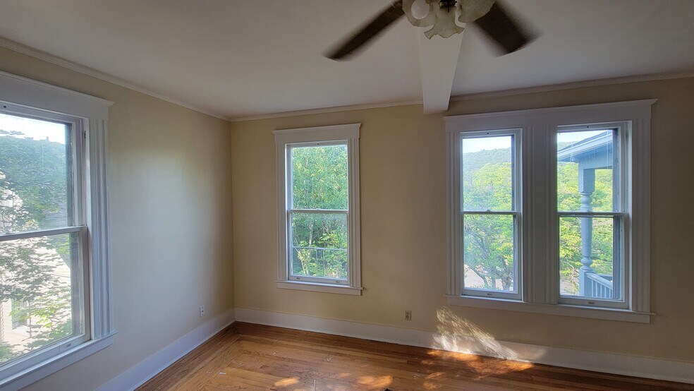 Building Photo - 1260 Whalley Ave