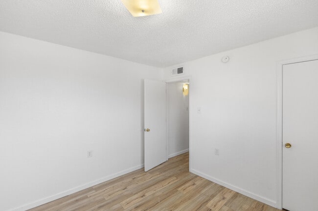 Building Photo - 12908 Constitution Ave NE