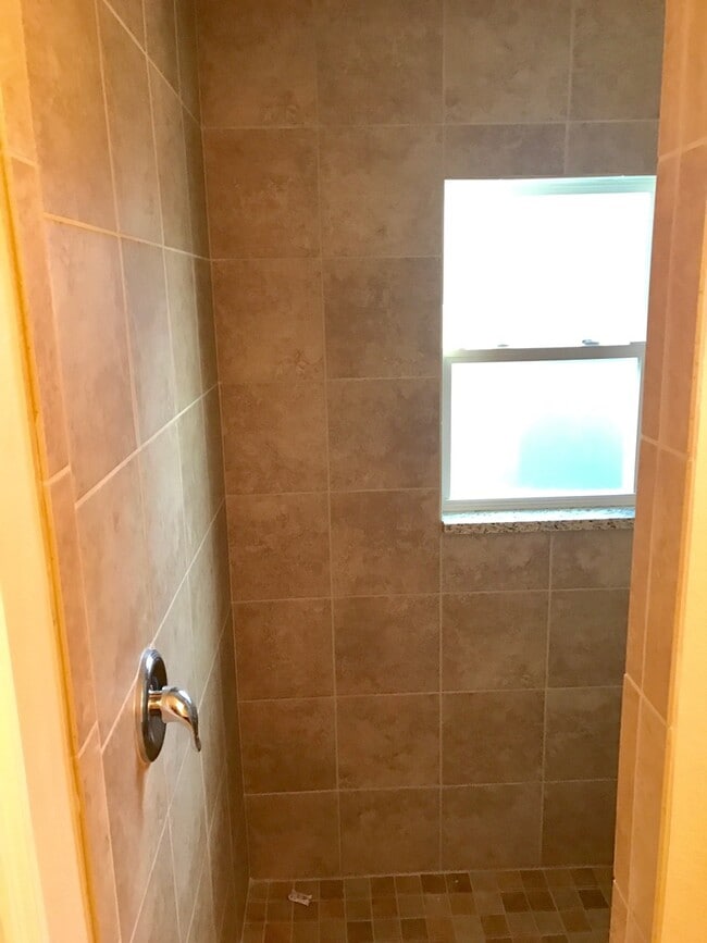 Building Photo - MOVE IN SPECIAL-Beautiful Energy Efficient 3/2 Home in St. Cloud