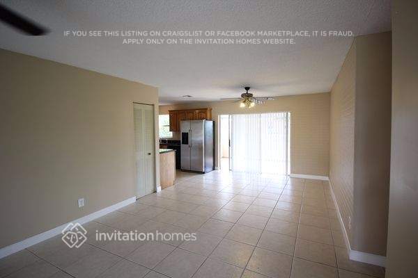 Building Photo - 6630 NW 24th Ct