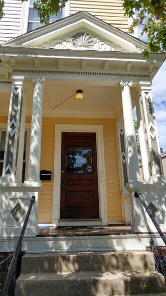 Building Photo - 139 Antrim St