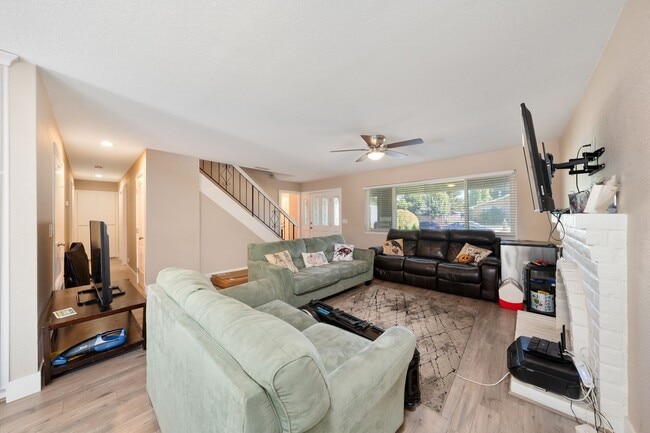 Building Photo - 123 Lido Cir