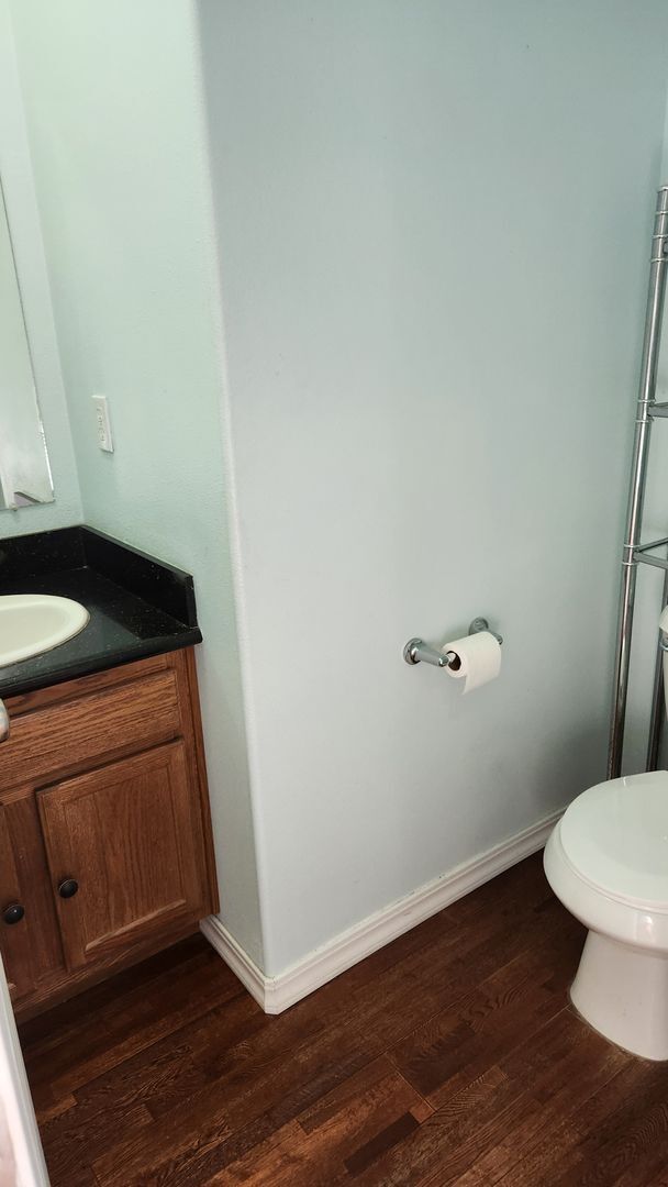 Building Photo - 3bed 2.5 bath house near Park Orchard School