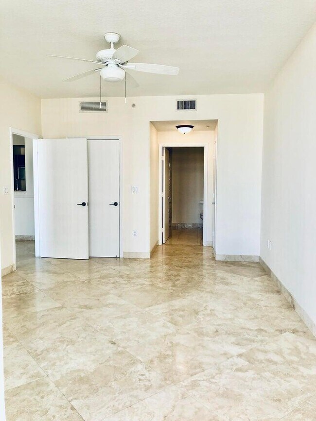 Building Photo - 550 Okeechobee Blvd