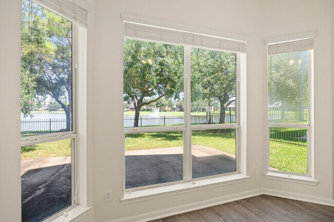 Building Photo - 7711 Summer Shore Dr
