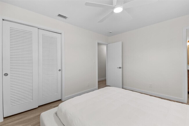 Building Photo - 908 Lighthouse Dr