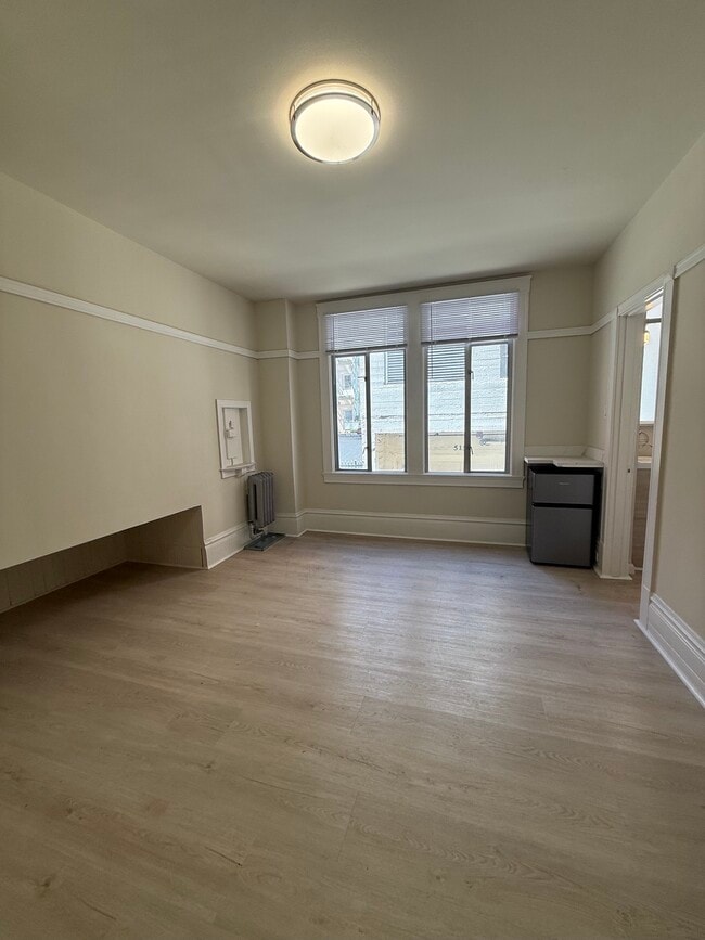 Building Photo - 422 Ellis St