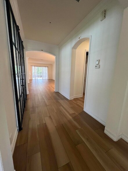 Building Photo - 104 NW Pleasant Grove Way