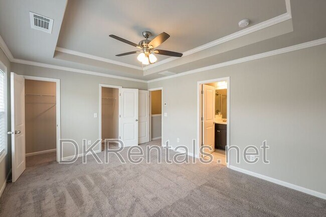 Building Photo - 3697 Acorn Dr
