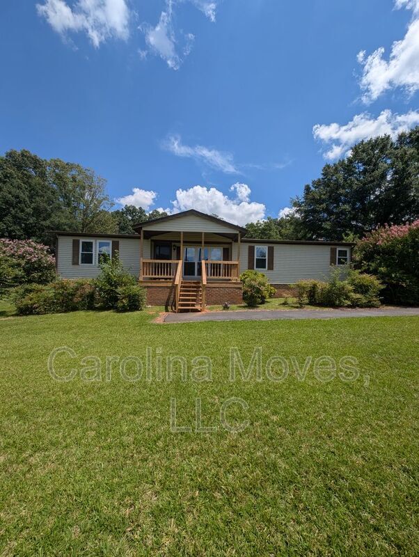 Building Photo - 220 Farrs Rd