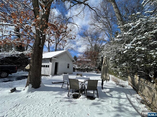 Building Photo - 506 Morningside Rd