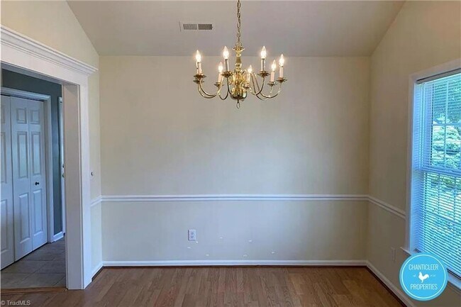 Building Photo - 7509 Riverside Ct