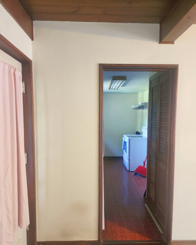 Building Photo - 5606/5610 Badger Court