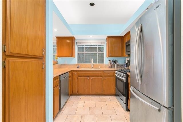 Building Photo - 1652 Reed Ave