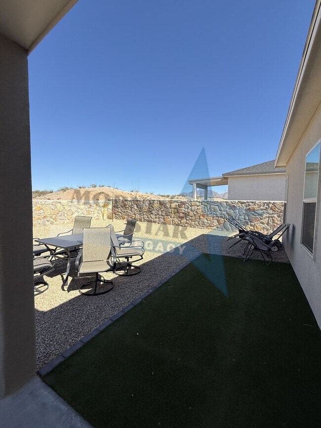 Building Photo - Stunning 2025-built rental in highly desirable Sonoma Ranch — 4 bed / 3 bath