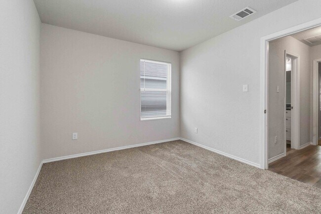 Building Photo - Beautiful 3/2 in New Braunfels