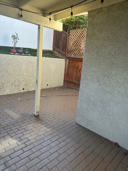 Building Photo - 2604 Pennington Ln