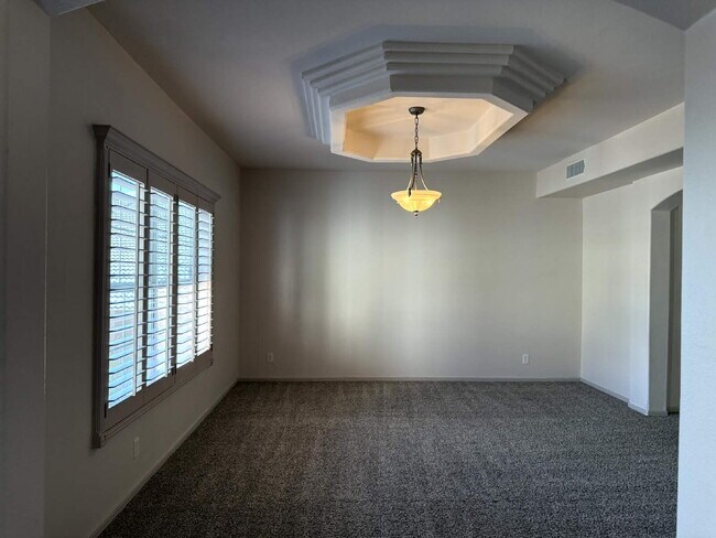 Building Photo - 317 Zenith Dr