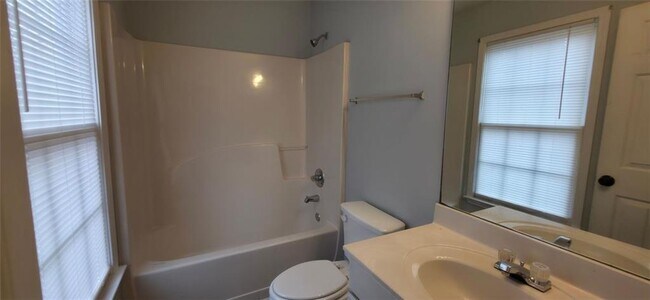 Building Photo - 1040 Smith St SW