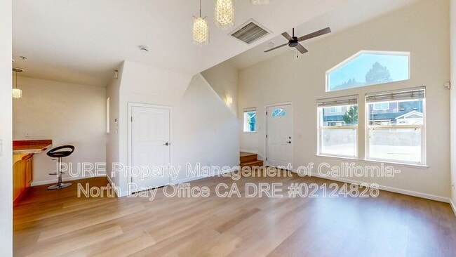 Building Photo - 120 Treadway Ct