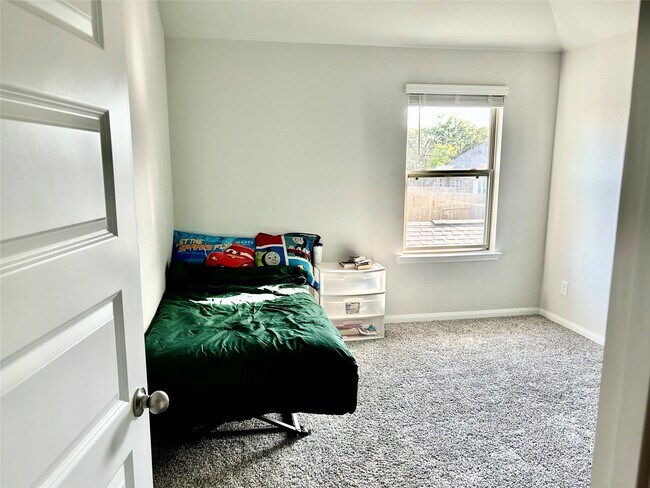 Building Photo - 1055 Bluebonnet Trl