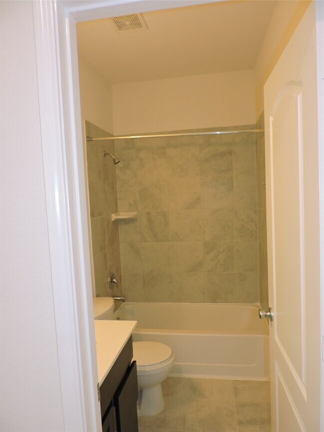 Building Photo - 1122 Epworth Ct.