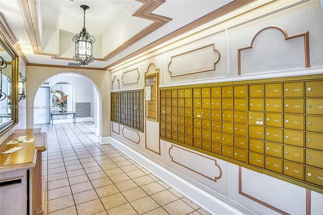 Building Photo - 18051 Biscayne Blvd