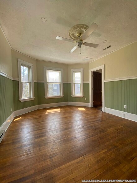 Building Photo - 18 Haverford St