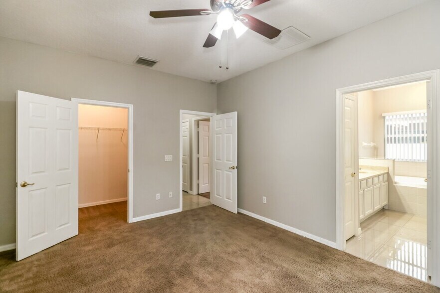 Building Photo - 4123 Beaumont Loop