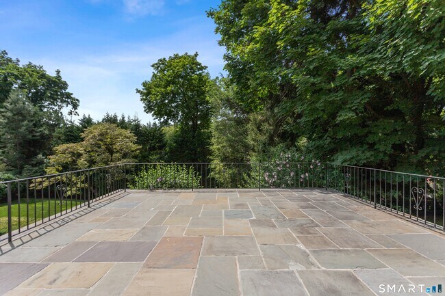 Building Photo - 106 Patterson Ave