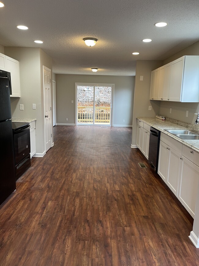 Building Photo - 3158 16th Ave