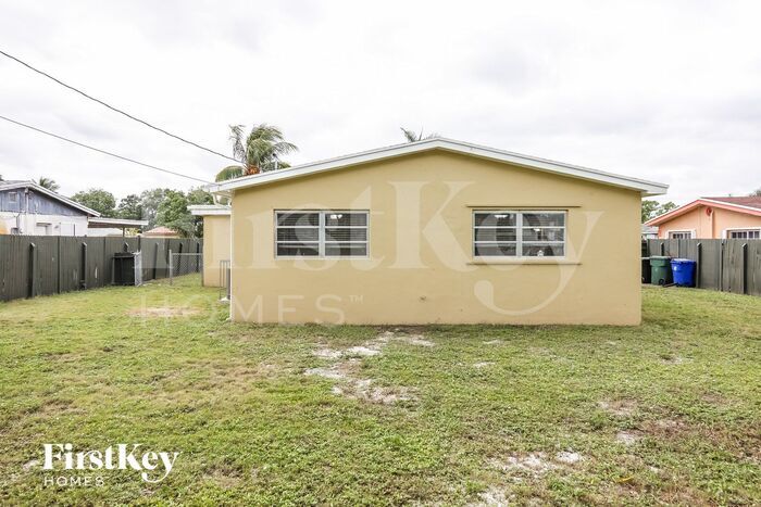 Building Photo - 3141 Jackson Blvd