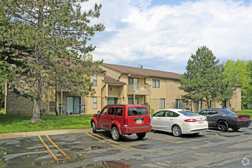 West Oaks 15833 W 11 Mile Rd Southfield MI 48076 Apartment Finder
