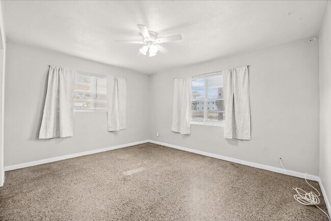 Building Photo - 2 Bedroom 1 Bath Duplex