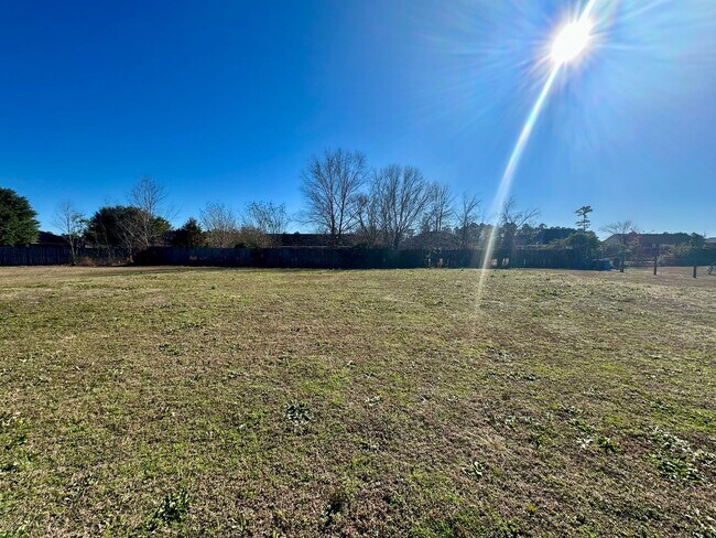 Building Photo - 3760 Vinca St