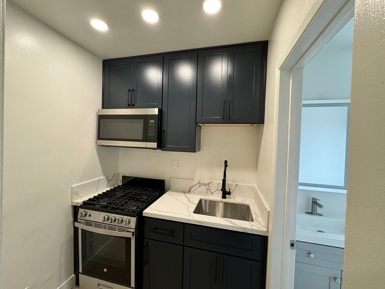 Building Photo - 3623 Keystone Av